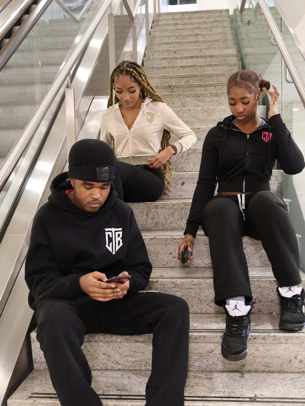 Dreaming Hustler Hoodie - Black